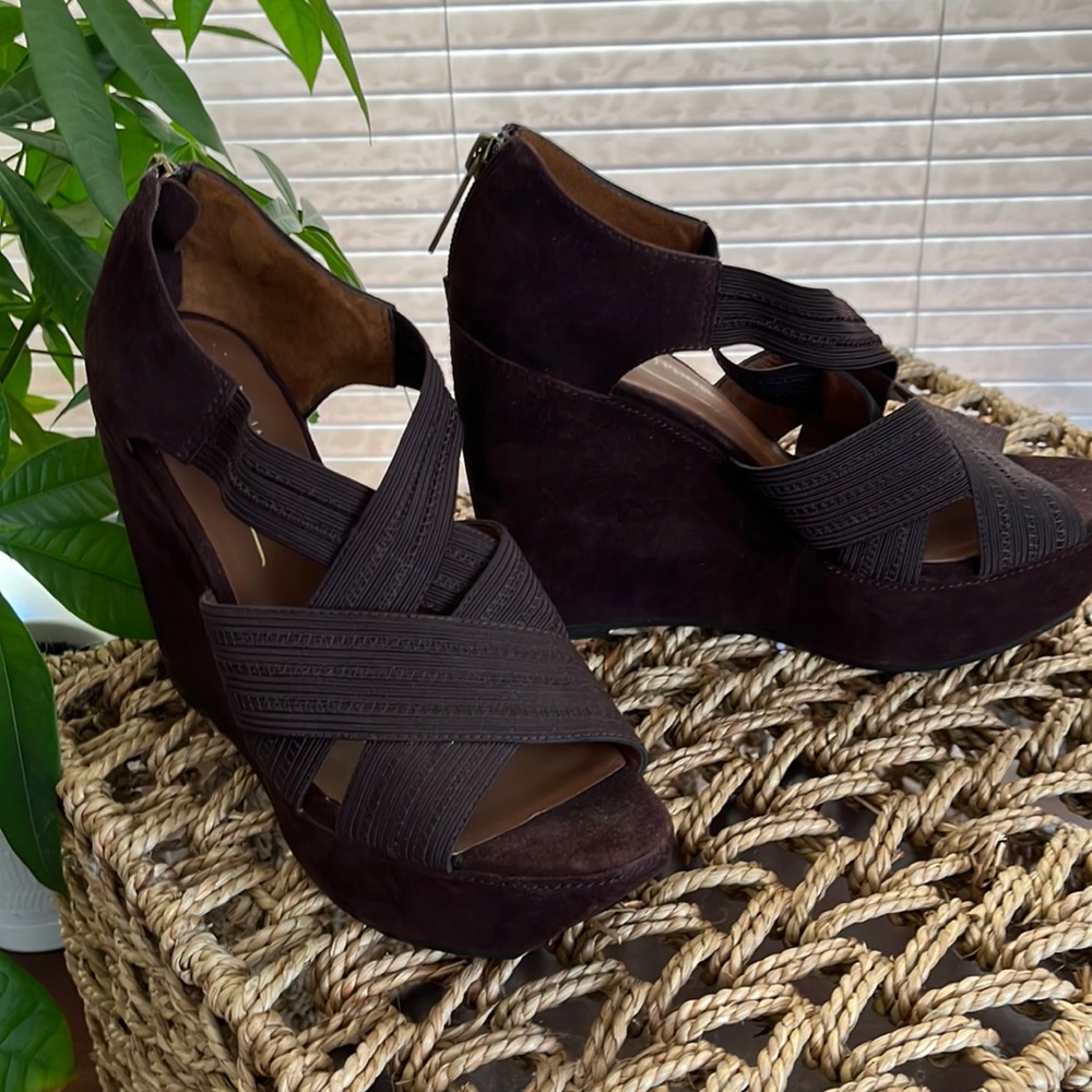 Donald Pliner Chocolate Brown Suede Wedge Lawney Sandals US 7